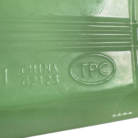 TPC Jadeite Butter Dish Green Glass Covered Tray Criss Cross Striped Retro - Picture 6 of 9